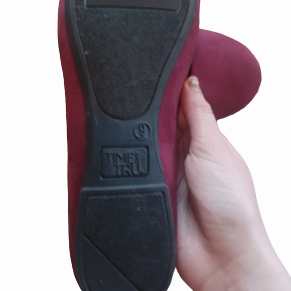 Women's Mulberry Red Shoes Flats Size 9 Time and Tru - Picture 2 of 4